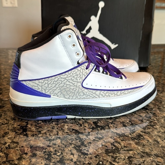 Jordan retro 2 dark concord sneakers - White and PurpleEUC 11 - Picture 4 of 12
